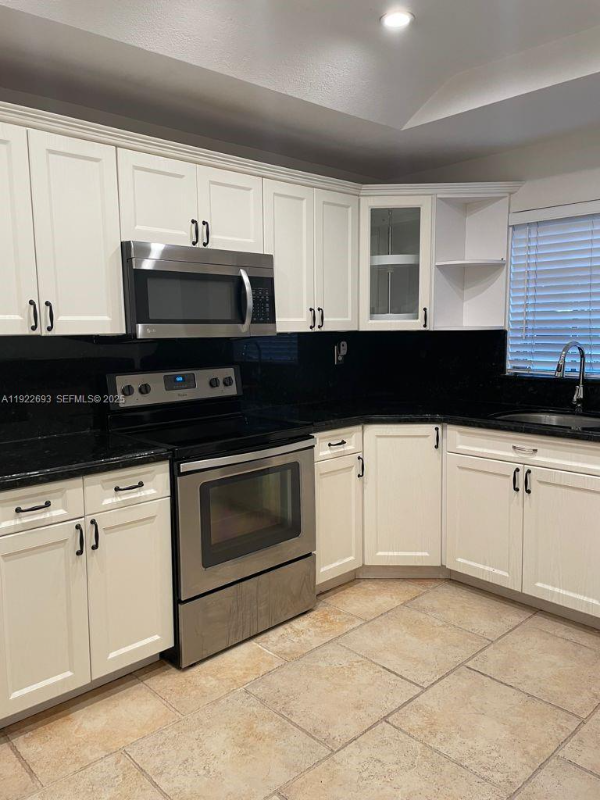 Pompano Beac Townhome: 3141 N Palm Aire Drive 3141