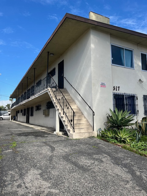 Los Angeles Apartment: 517 W. 84th Street