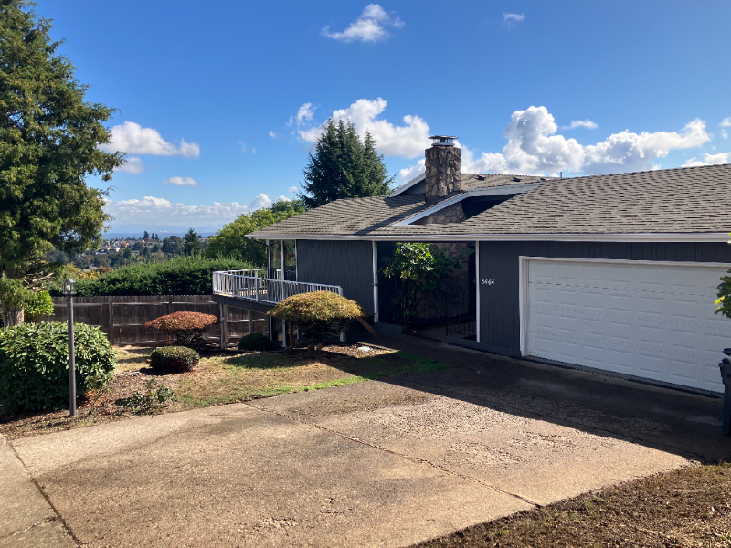 Salem House: 3444 Glen Creek Rd NW