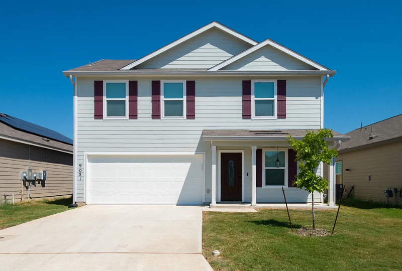 Seguin House: 9051 Navarro Vis, Seguin, TX 78155