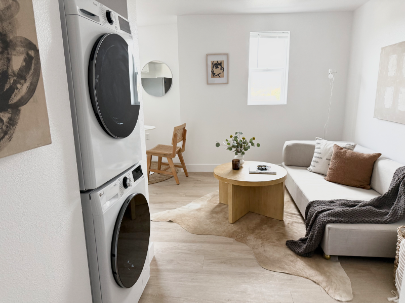 Los Angeles Apartment: 4973 w 21st