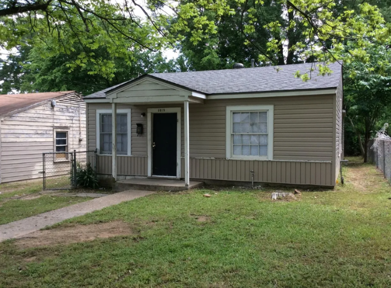 Shreveport House: 5915 Henderson Ave.