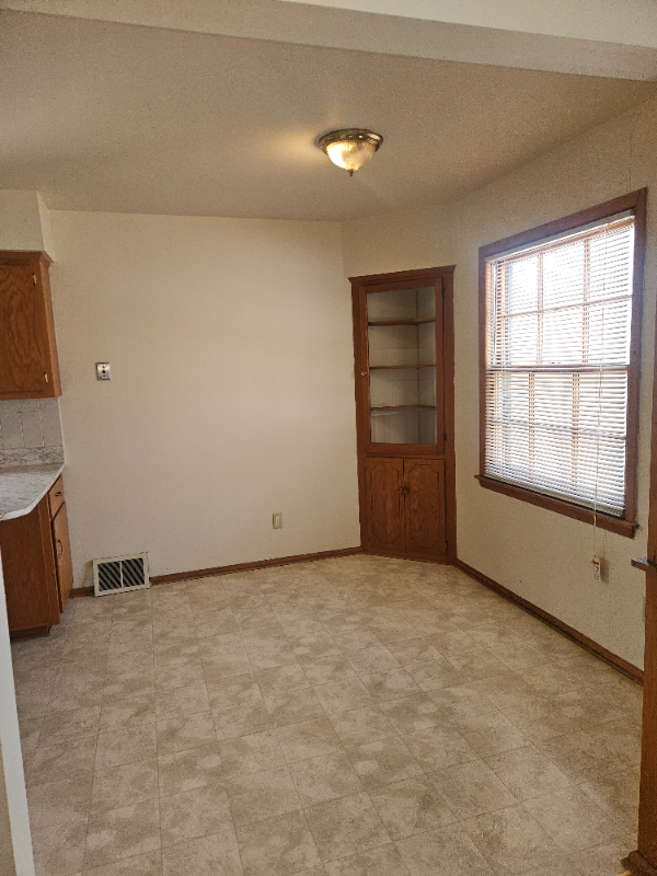 Wauwatosa Apartment: 12106 W Bluemound Rd