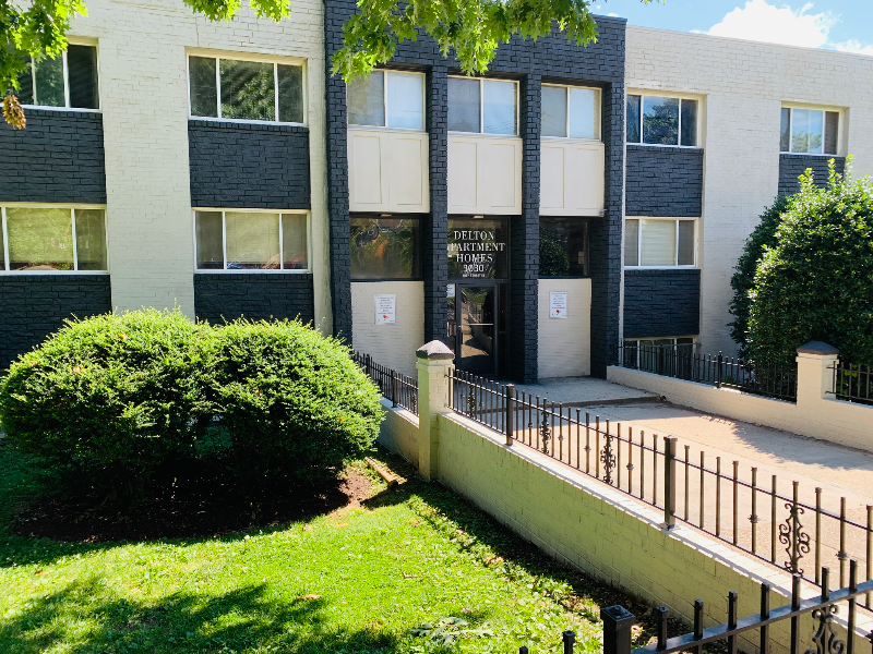 Washington Apartment: 3030 30th Street SE