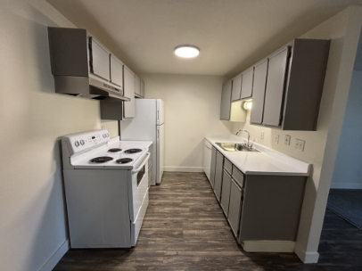 Aloha Apartment: 17420 SW Shaw Street