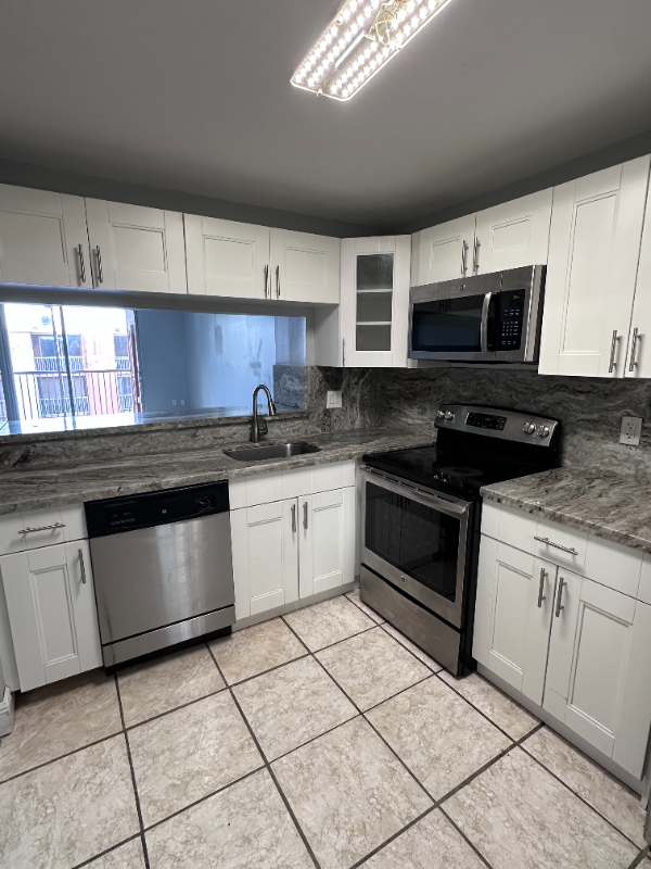 Miami Apartment: 19751 SW 114 AVE #347