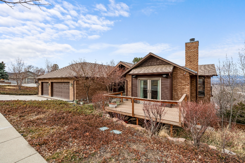 Holladay House: 6532 Heughs Canyon Way