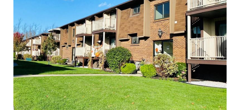 Amherst Condo: 3948 Ridge Lea RD