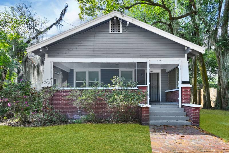 Jacksonville House: 326 Basswood Street