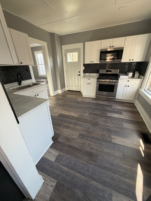 Racine House: 1640 N Main St