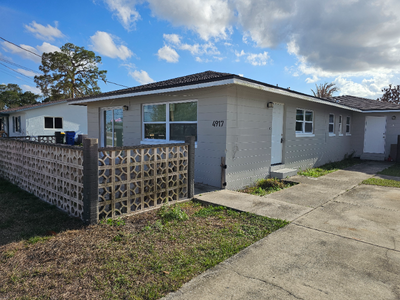 Sebring Multiplex: 4719 Manatee Drive