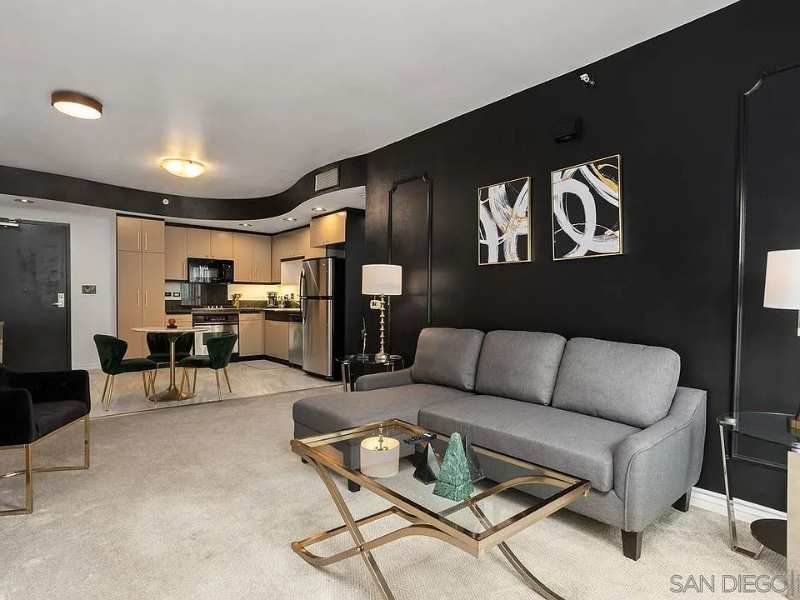 San Diego Apartment: 550 15th St