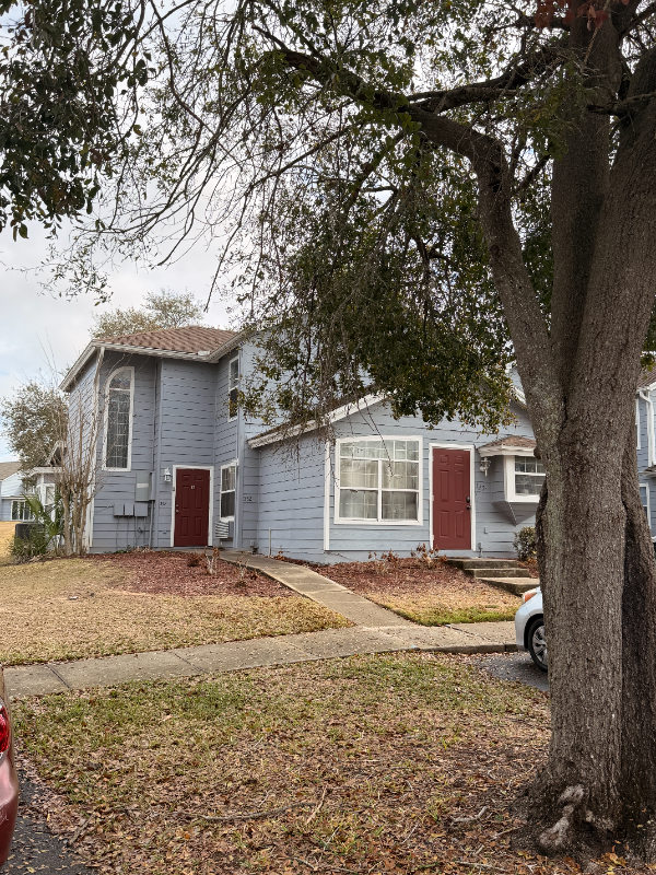 Davenport Townhome: 332 Caribbean Dr