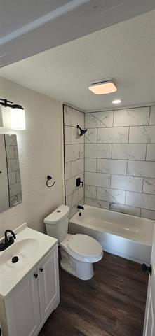 Wichita House: 1522 N Estelle Ave