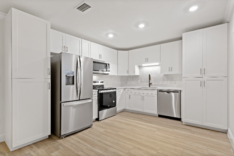 Tampa Apartment: 3215 W Swann Ave