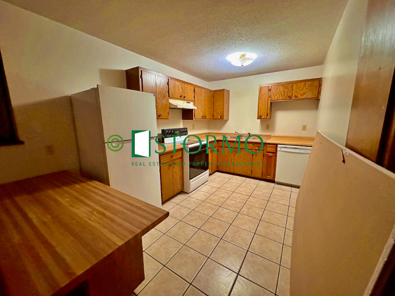 St Cloud Apartment: 525 14th St S