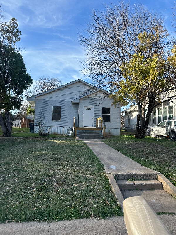 WACO House: 1917 MITCHELL AVE