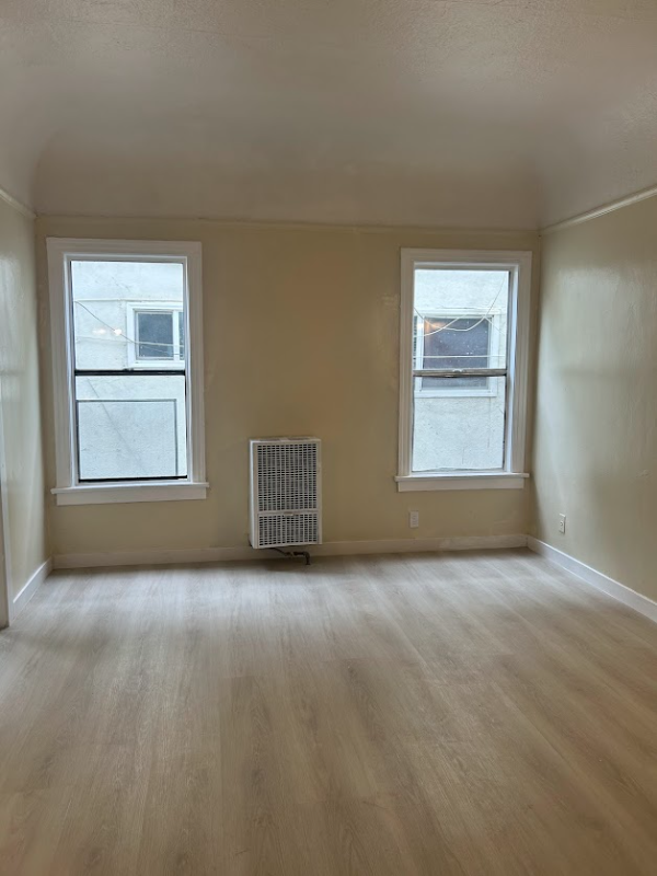 Los Angeles Apartment: 4017 West 28th Street