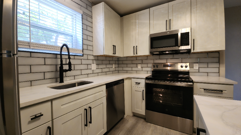 Clayton Apartment: 803 Westwood Dr