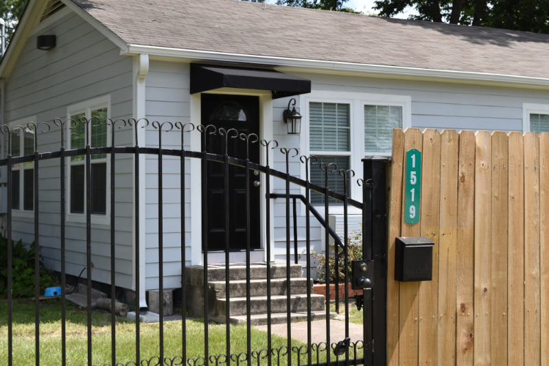 Houston House: 1519 W 12TH ST