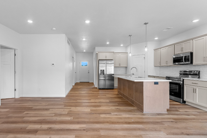 Green Bay Townhome: 2716 Saffron Pl