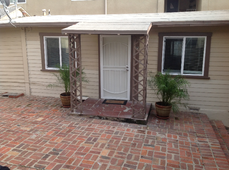 Santa Monica Multiplex: 933 18th Street Apt. C