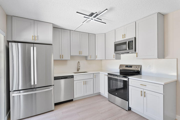 Delray Beach Condo: 2893 SW 22nd Circle 46c