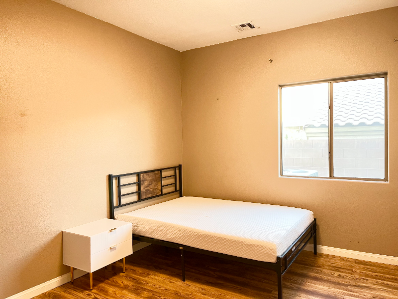 North Las Vegas House: 916 E Bob Barney Ct