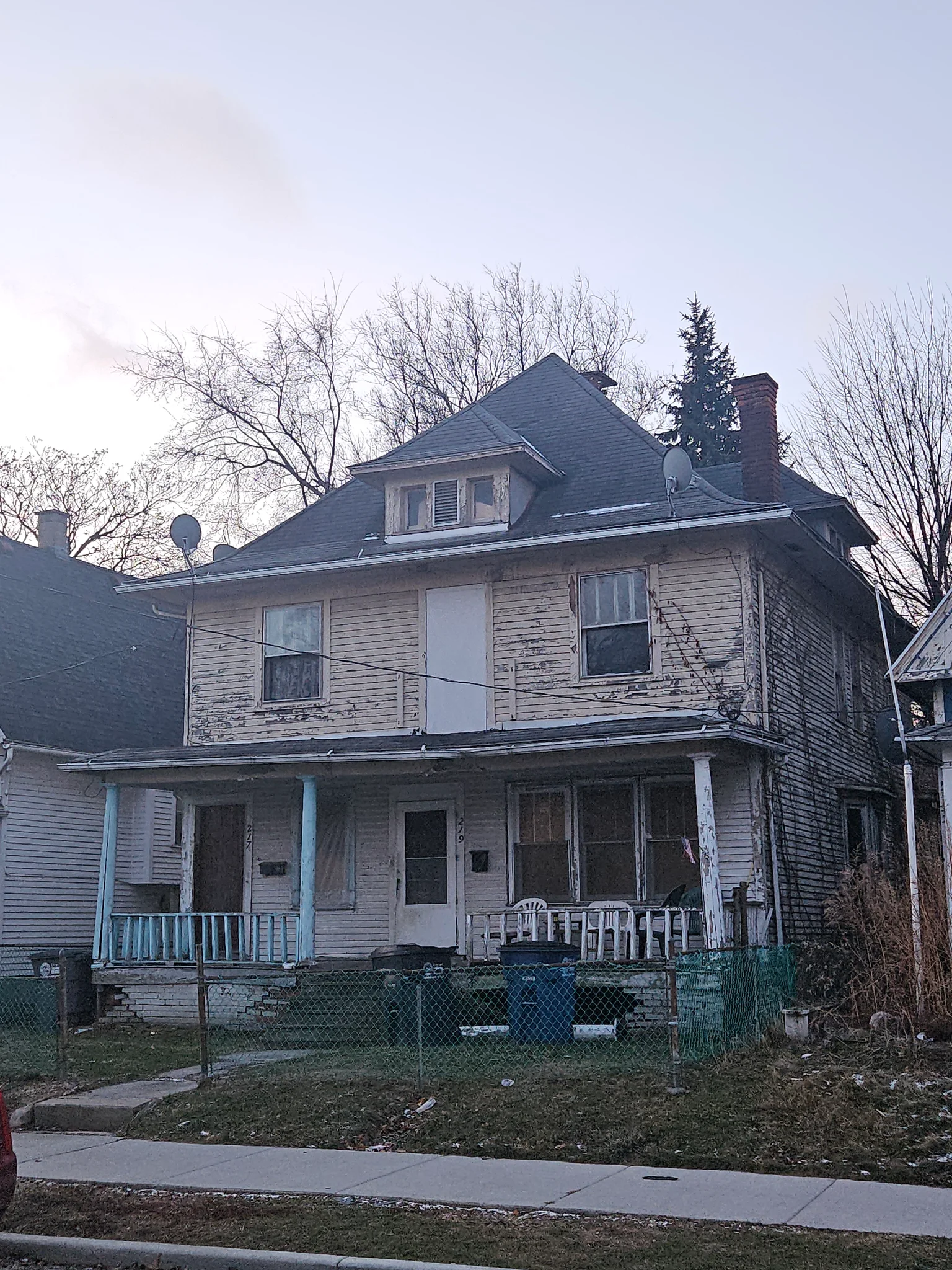 Toledo House: 219 Eastern Ave