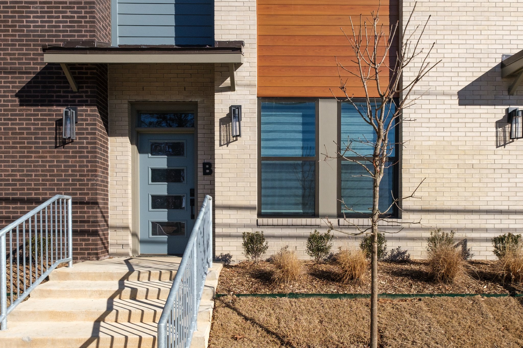 Springdale Townhome: 303 Park St