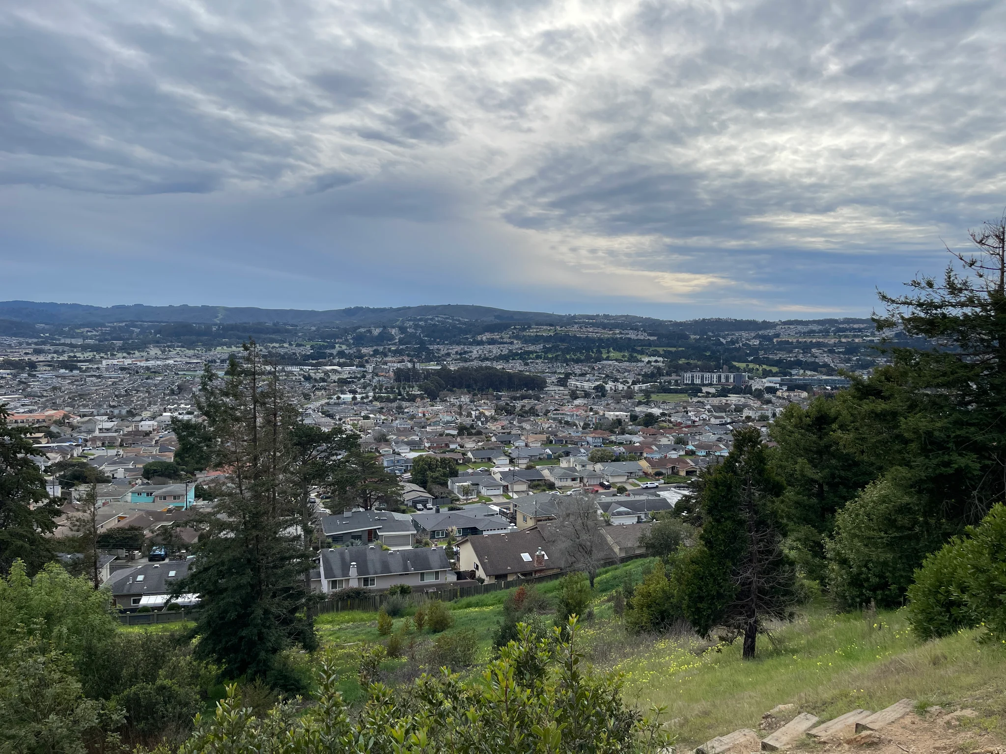 South San Francisco House: 633 Rocca Ave