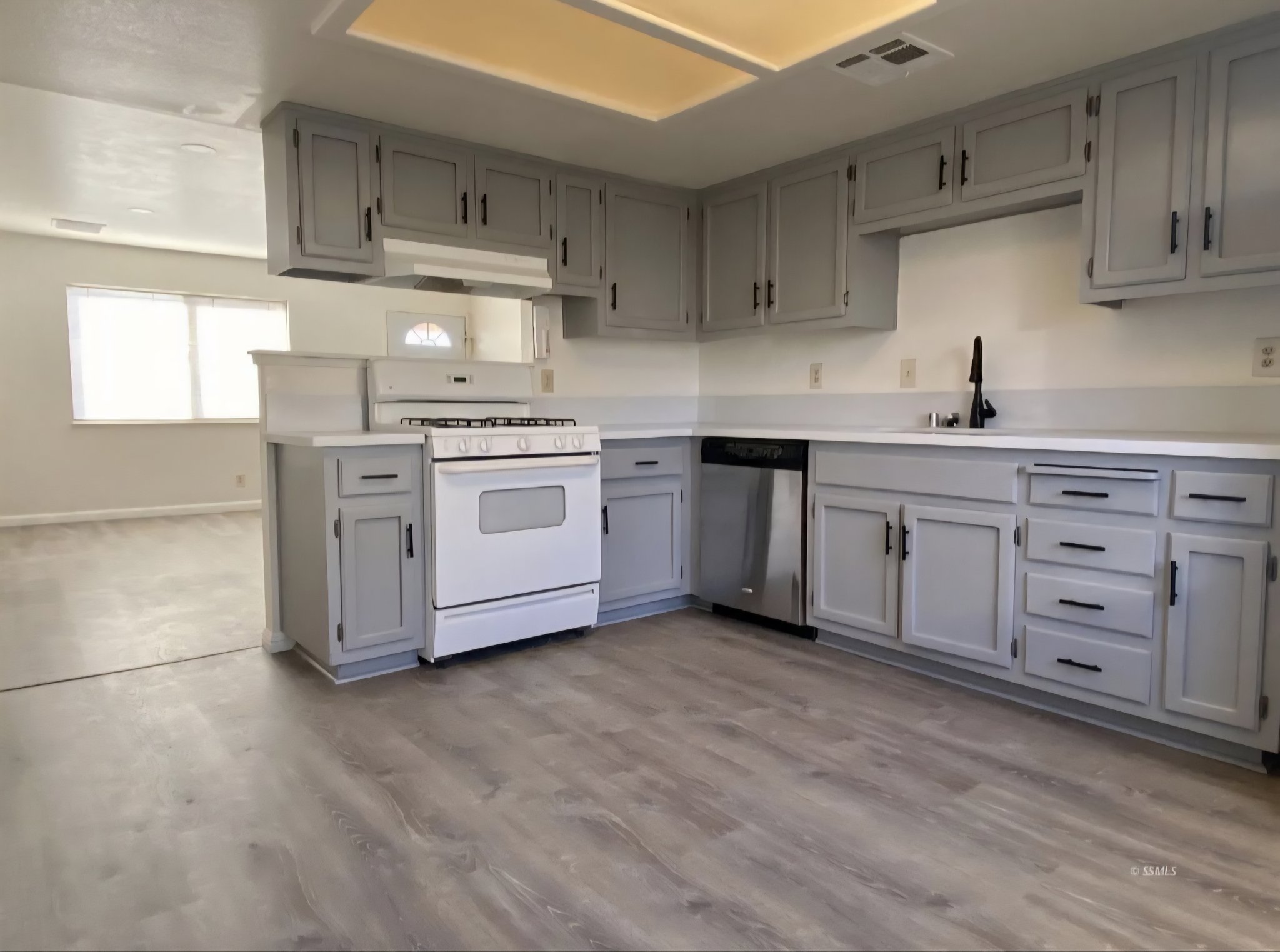 Ridgecrest Multiplex: 1016 w atkins