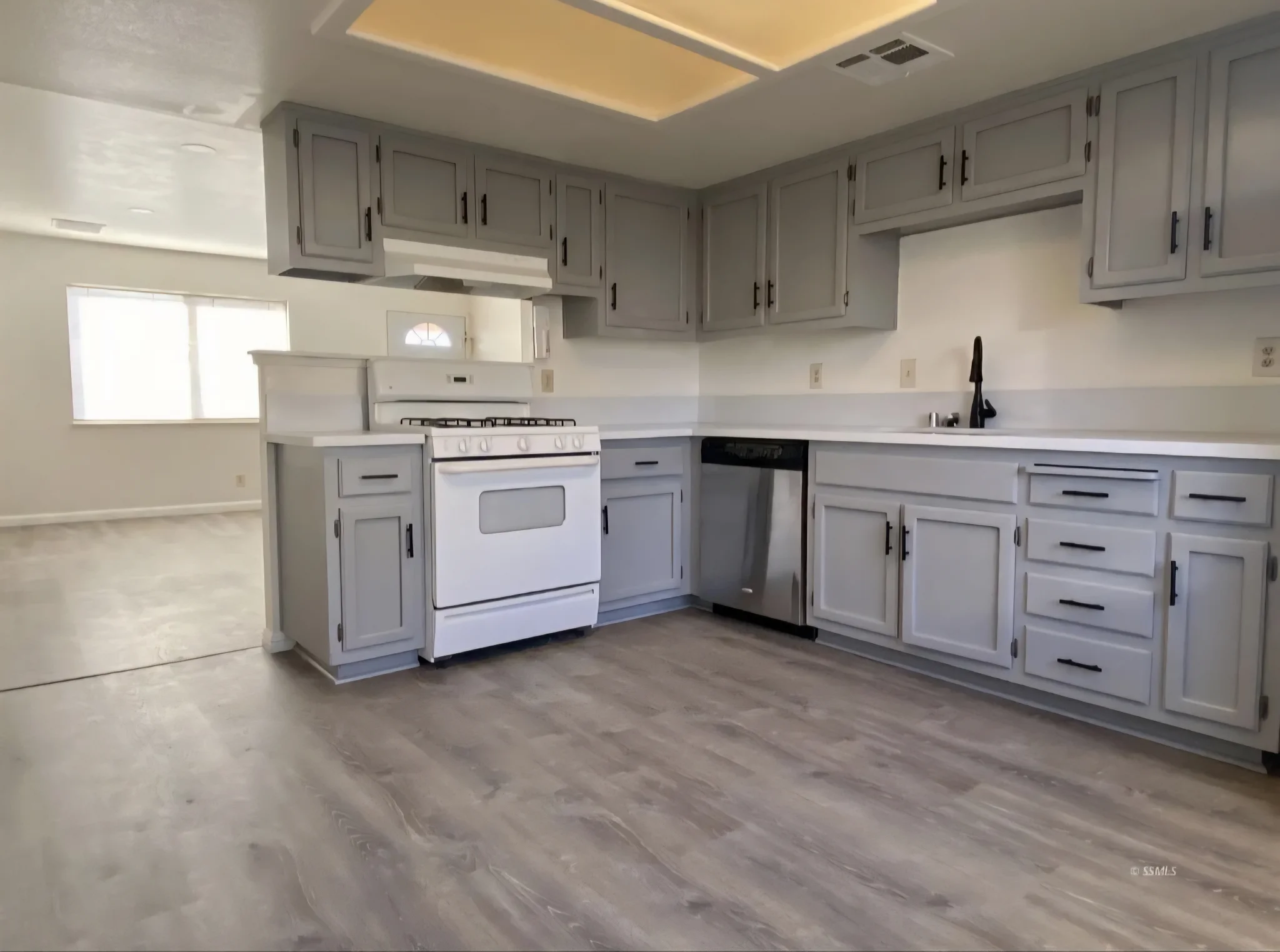 Ridgecrest Multiplex: 1016 w atkins