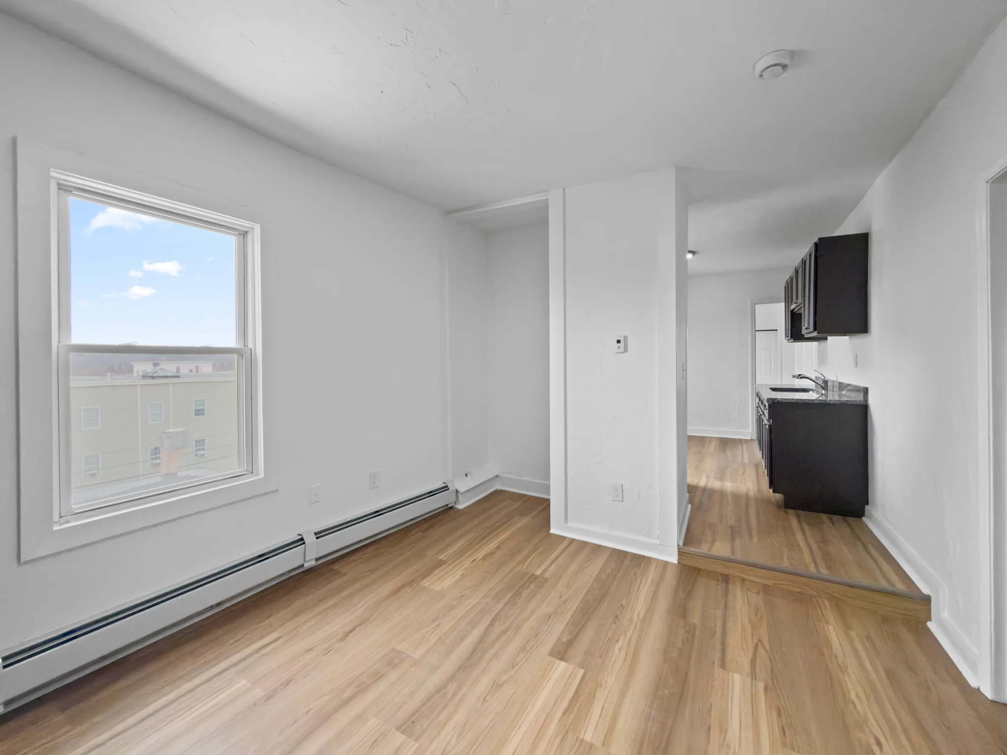 Lawrence Apartment: 85-85B Newbury St