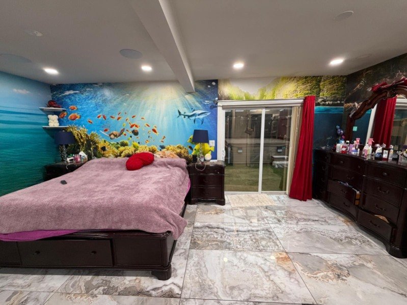 Chicago Apartment: 6712 N Clark St