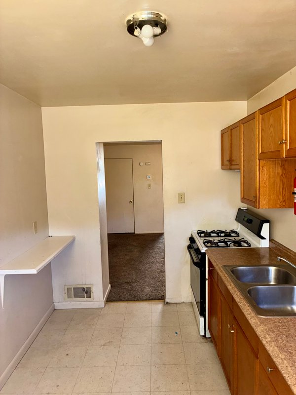 Mc Kees Rocks Townhome: 1126a Dohrman St