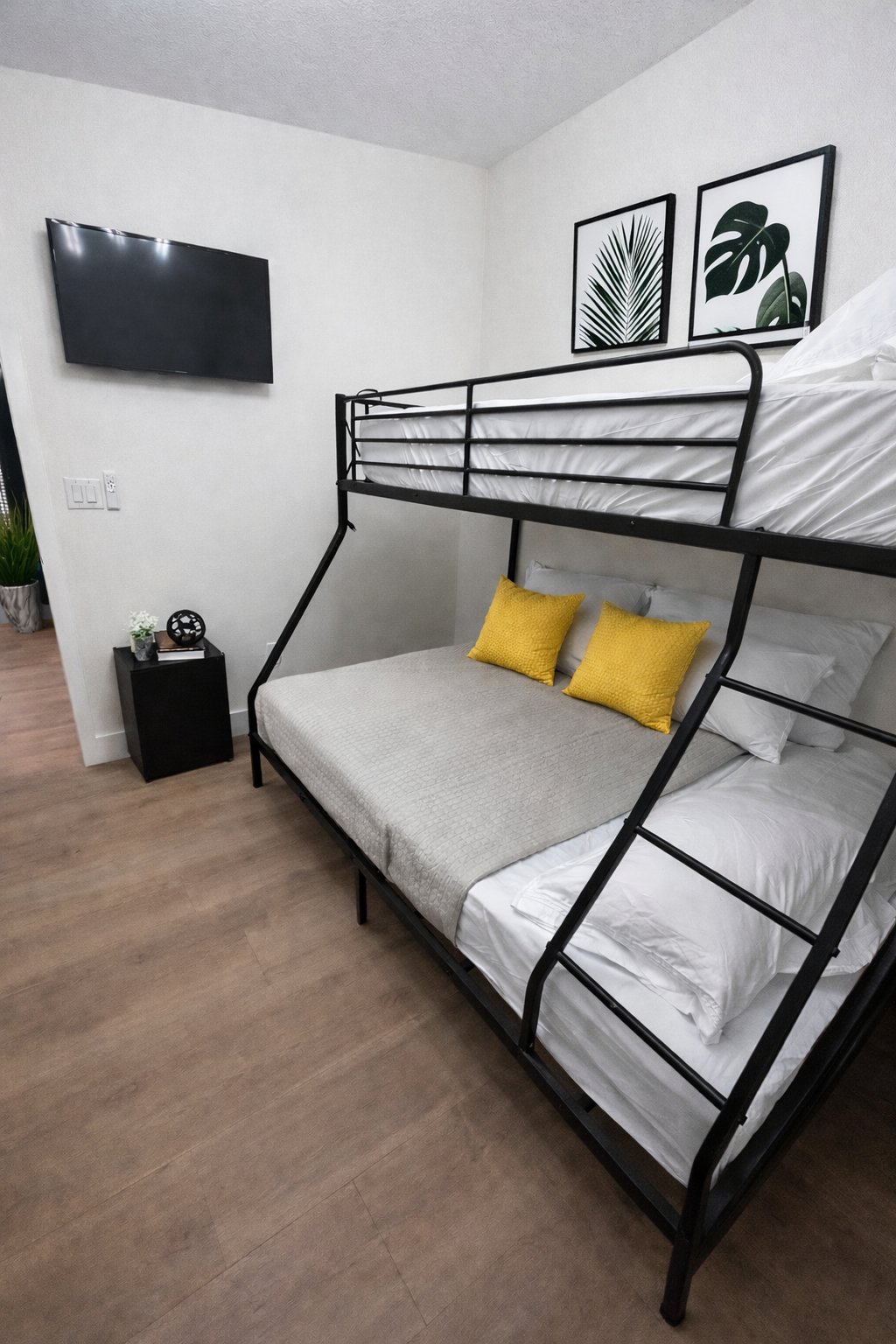 Tampa House: 801 E Knollwood St