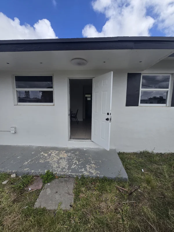 Homestead Multiplex: 26633 SW 138th Ct