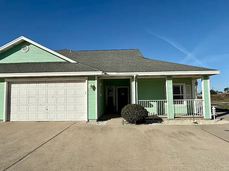 Corpus Christi Townhome: 15637 Palmira Ave