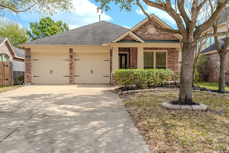Katy House: 2943 Fair Chase Dr