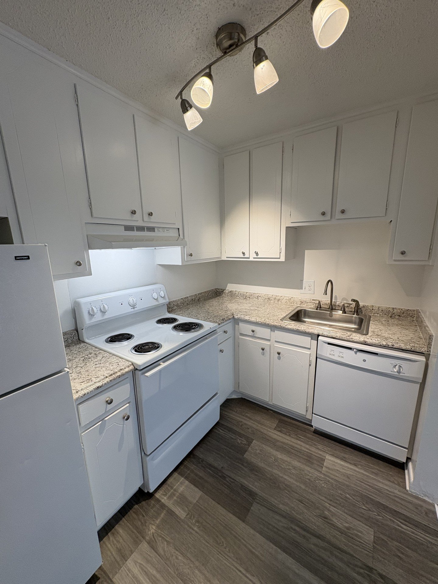 Hermitage Multiplex: 1005 Hickory hill Lane