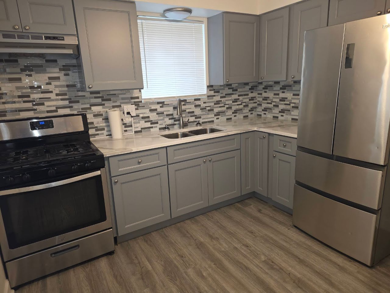 Harvey Apartment: 14605 Des Plaines