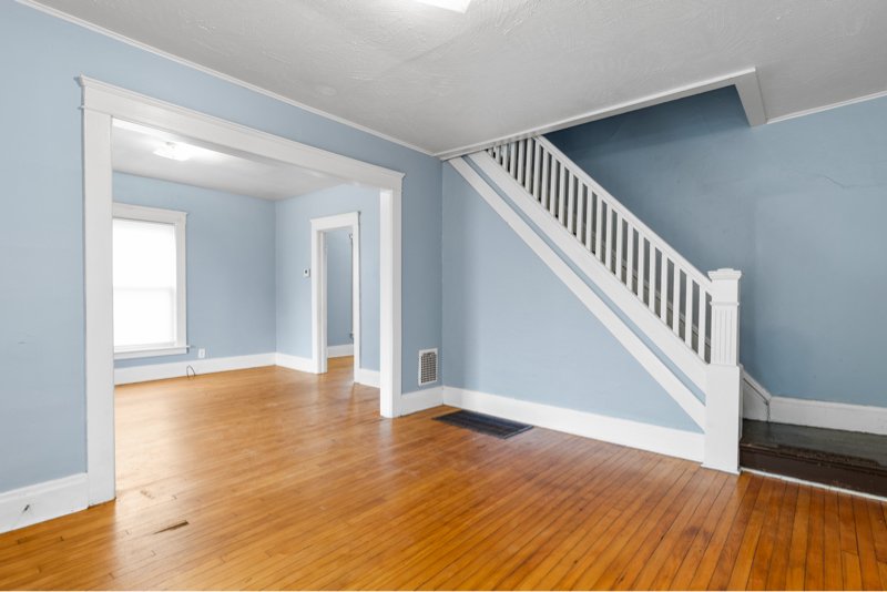 Utica Apartment: 35 Auburn Ave