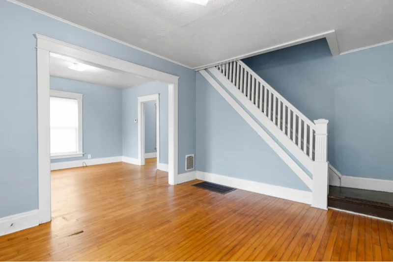 Utica Apartment: 35 Auburn Ave