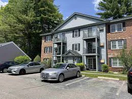 Manchester Condo: 5 Northbrook Dr