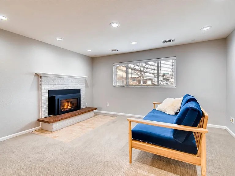 Longmont House: 1403 Lefthand Drive