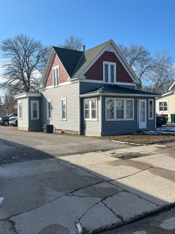 Dassel House: 521 2nd Street