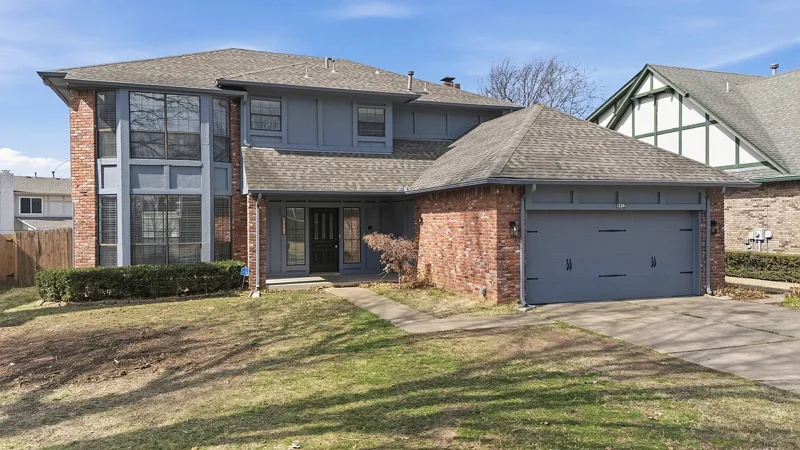 Tulsa House: 9912 S 107th East Ave