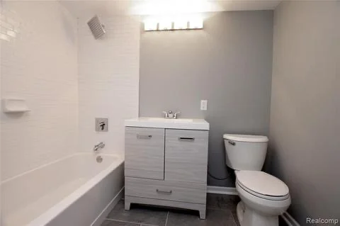 Fenton House: 13318 Wenwood dr