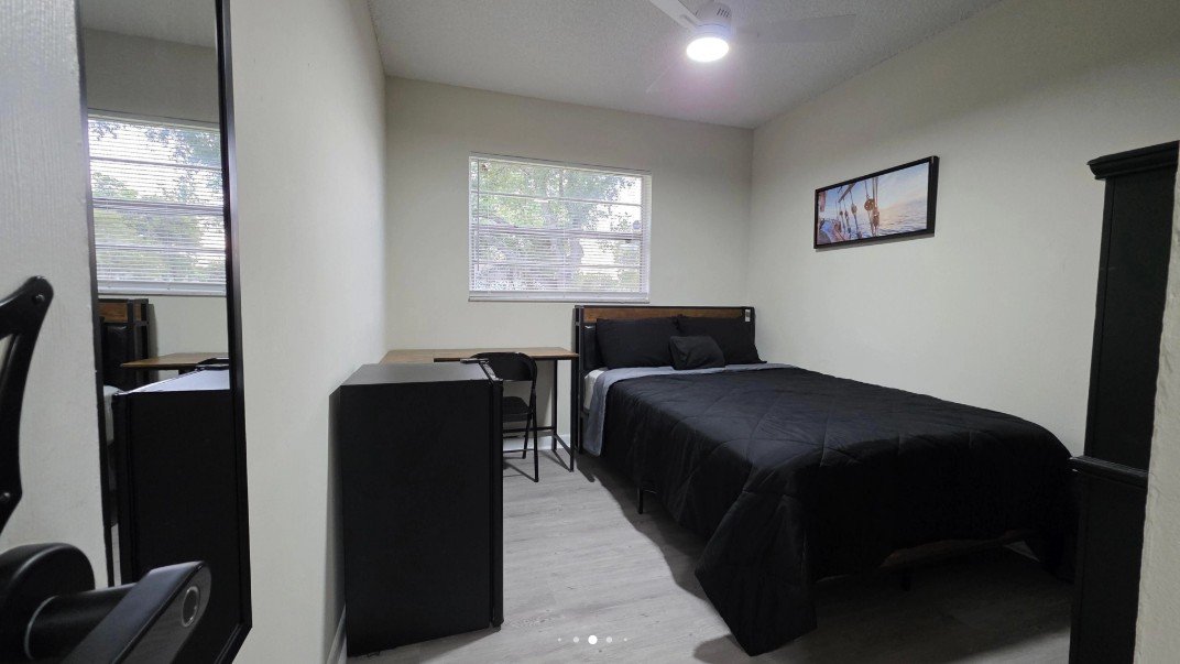 Orlando House: 1343 Poppy Ave.